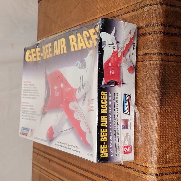 Lindberg Gee-Bee Air Racer Model Plane Kit - Picture 4 of 7
